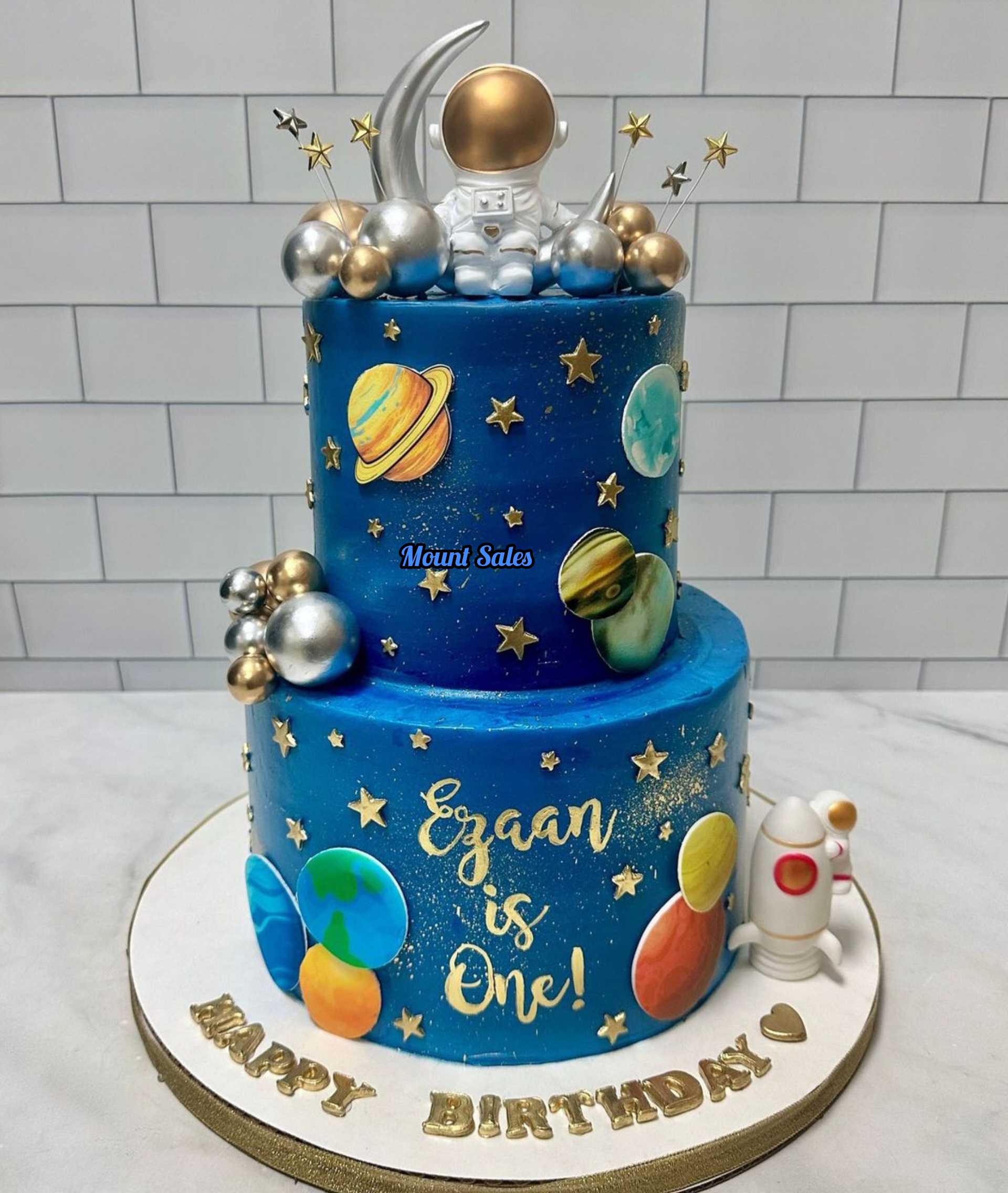 Premium RED N White Velvet Cake